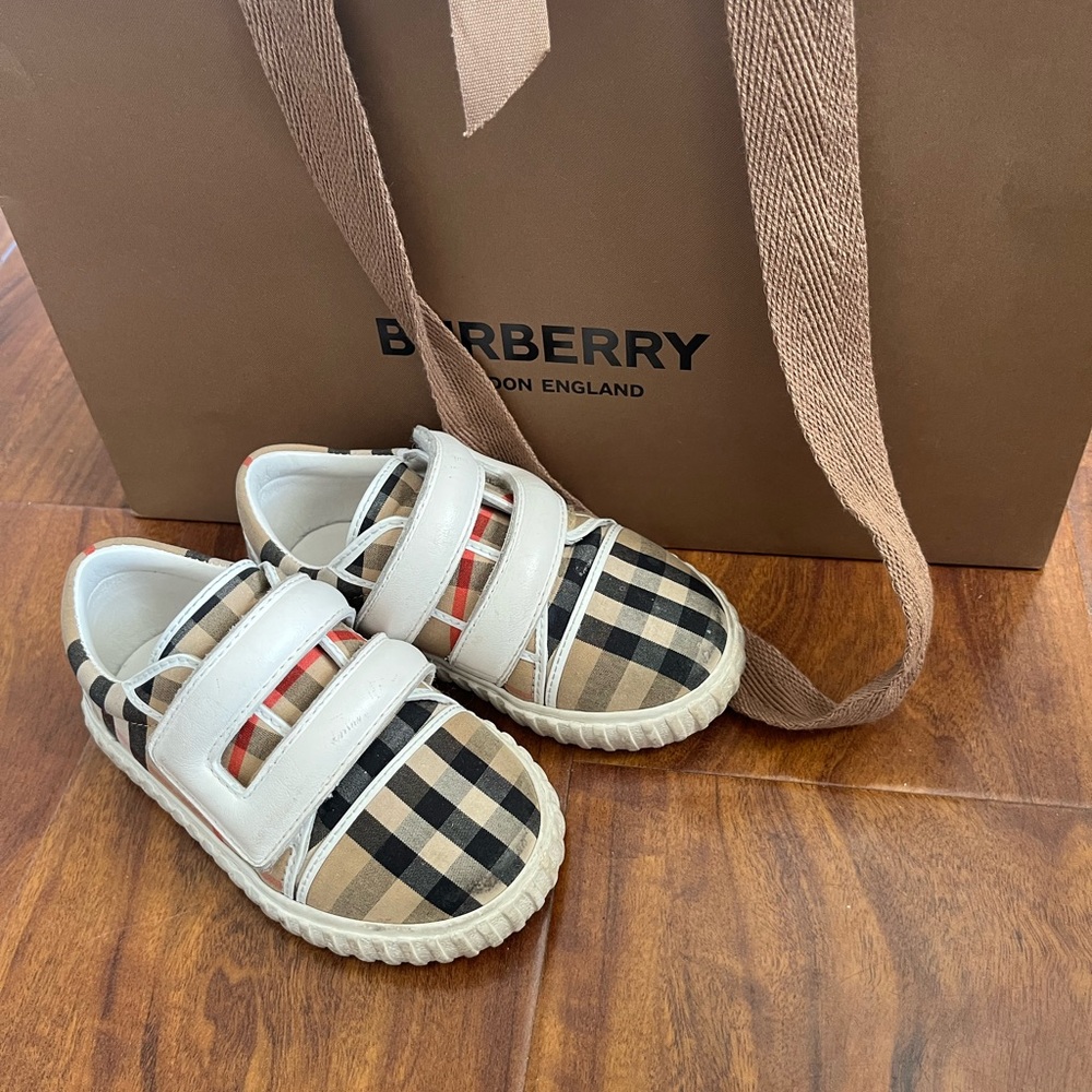 Burberry toddler shoes size 21
